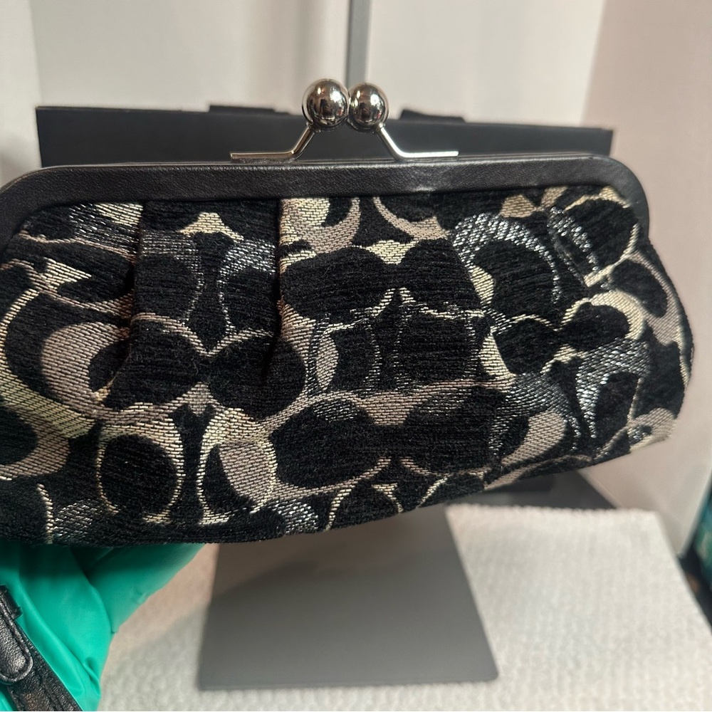 Vintage Coach 2005 kiss lock chenille Black and Silver Wristlet Clutch - Picture 4 of 13